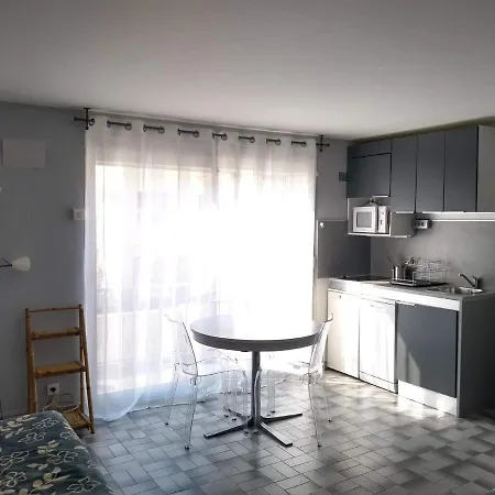 Studio Centre Port, Lumineux Et Confortable Апартаменты